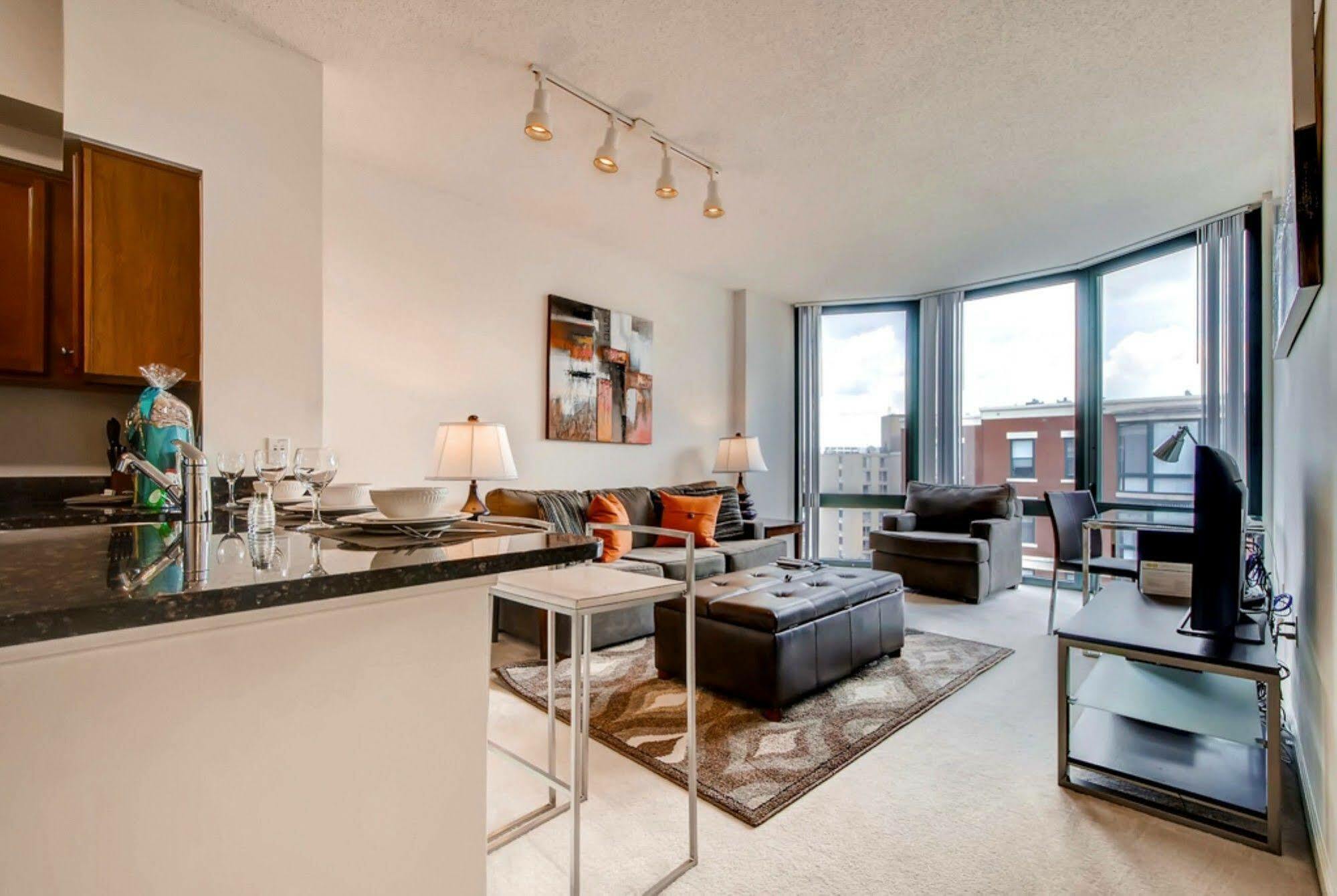 Global Luxury Suites At Thomas Circle Washington Exterior photo
