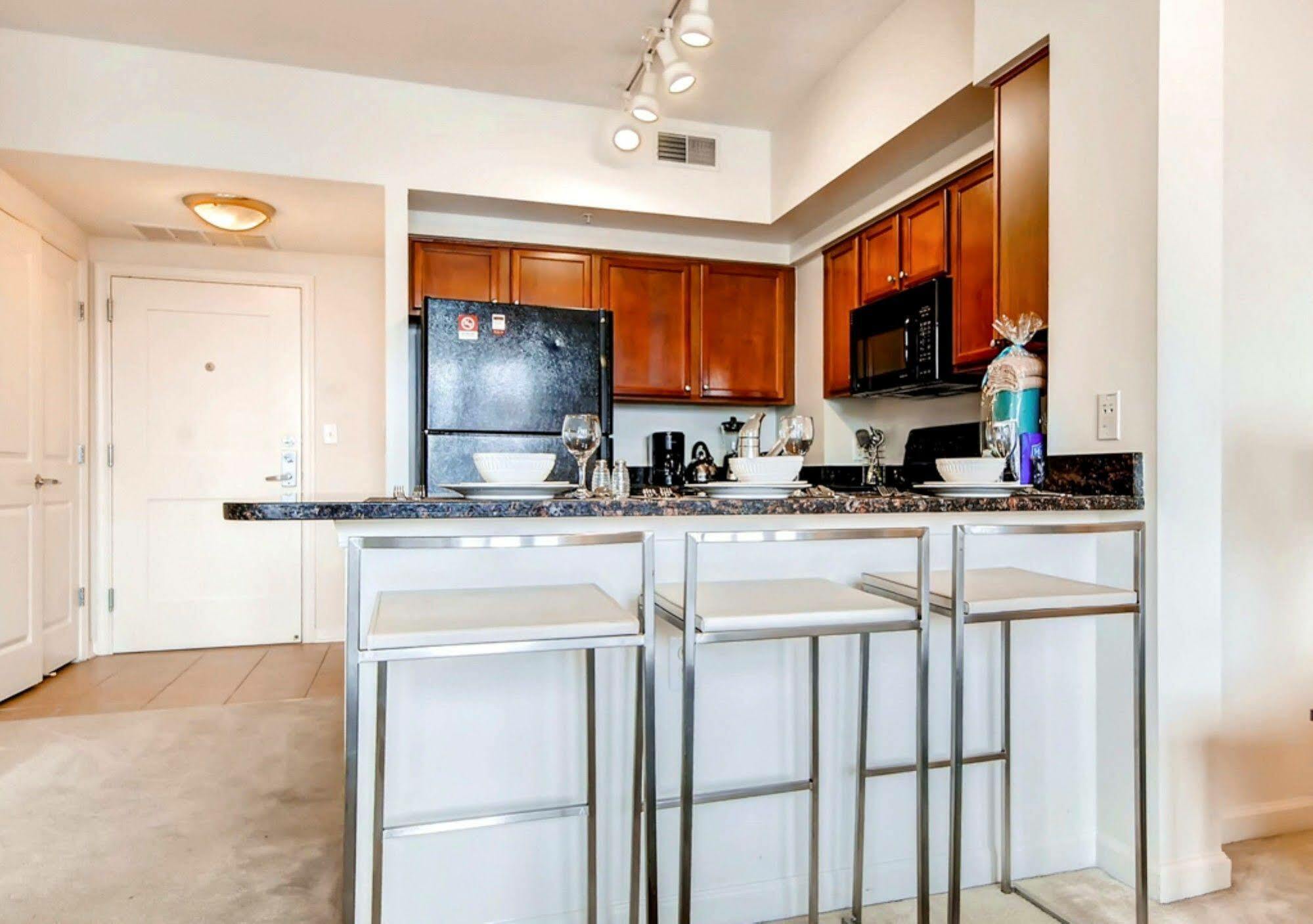 Global Luxury Suites At Thomas Circle Washington Exterior photo
