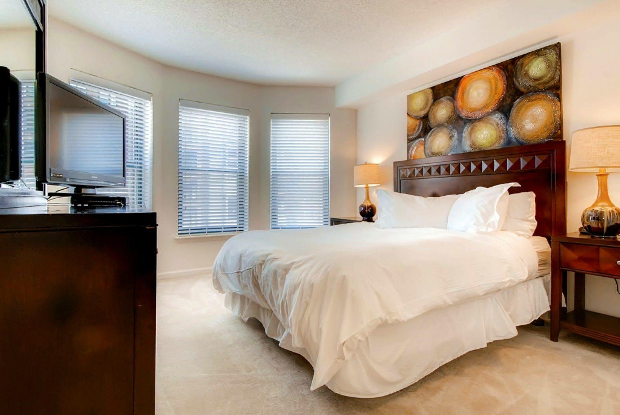 Global Luxury Suites At Thomas Circle Washington Exterior photo