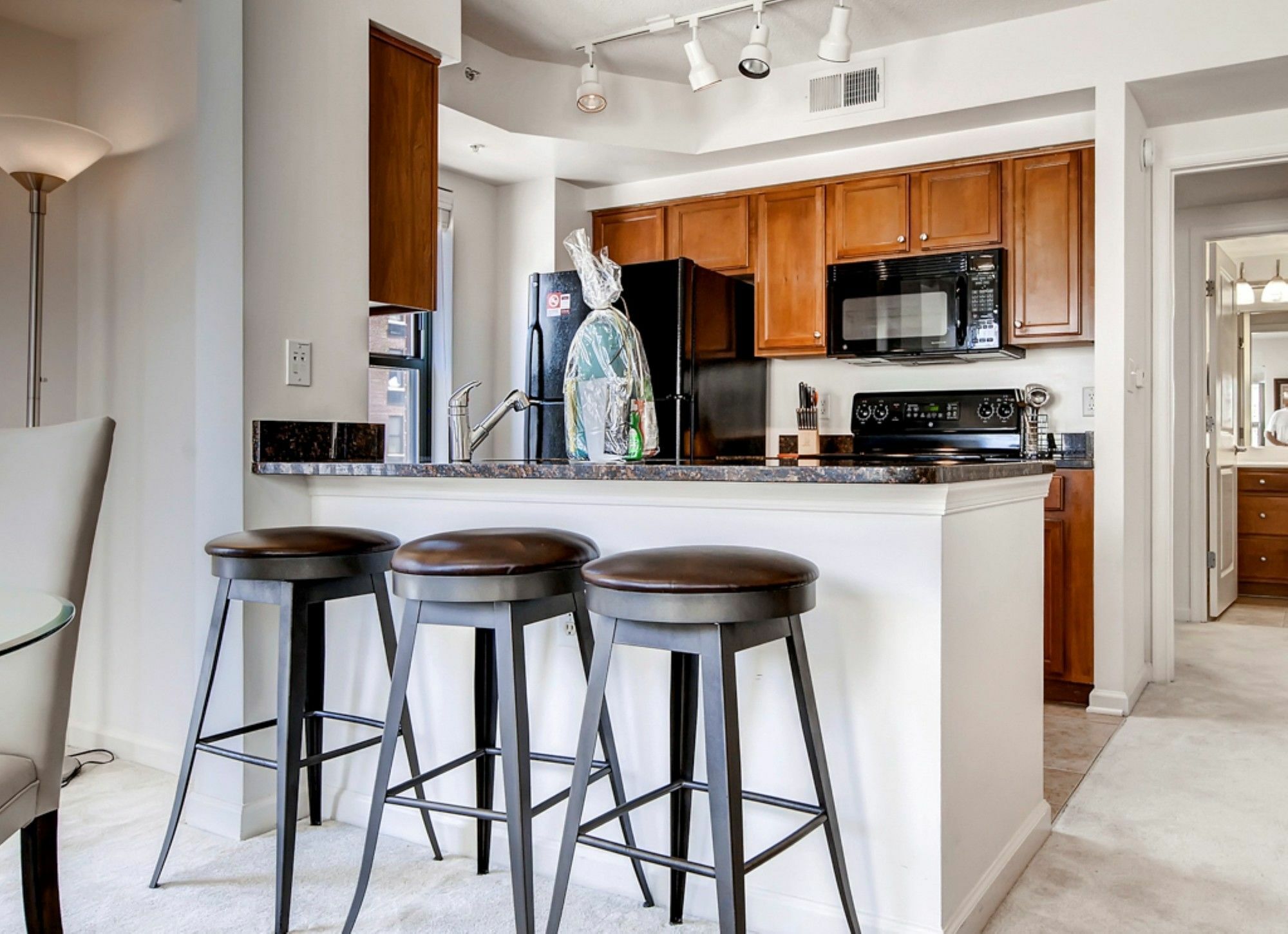 Global Luxury Suites At Thomas Circle Washington Exterior photo